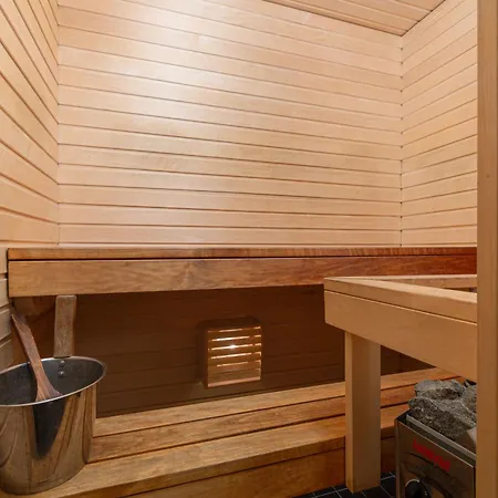 3-bedroom With Sauna And Balcony Korter