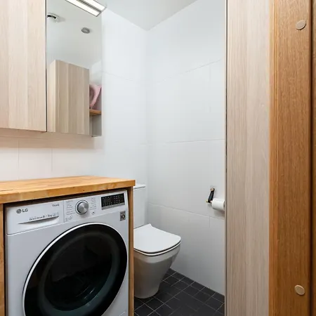 Korter 3-bedroom With Sauna And Balcony *